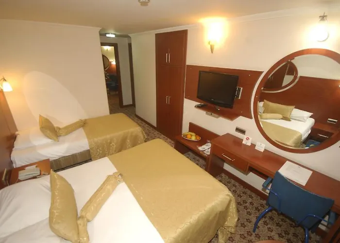 فندق Inci أضنه